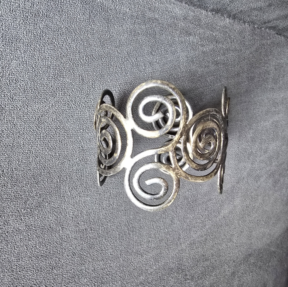 Artisan Metal Swirl Cuff Bracelet - Picture 3 of 5